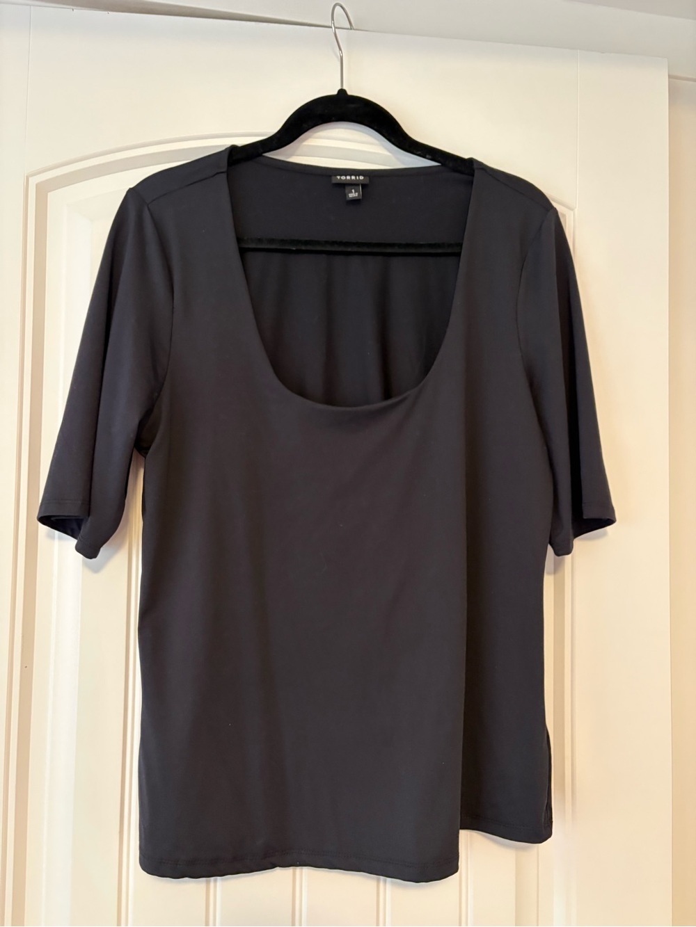 torrid Black Scoop Neck Short Sleeve Tee